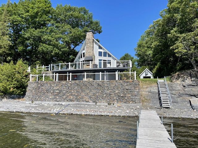 274 Stone Gate Lane, North Hero, VT 05474