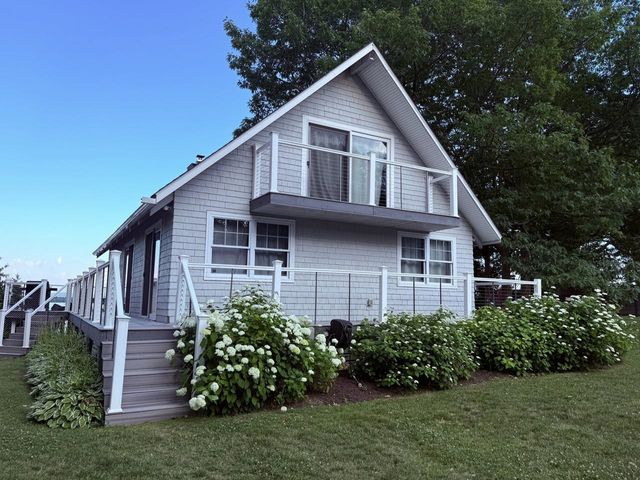 274 Stone Gate Lane, North Hero, VT 05474