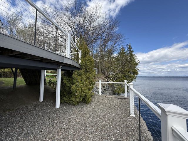 274 Stone Gate Lane, North Hero, VT 05474