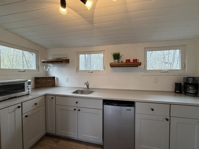 274 Stone Gate Lane, North Hero, VT 05474