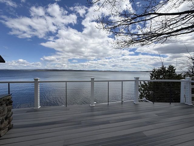 274 Stone Gate Lane, North Hero, VT 05474