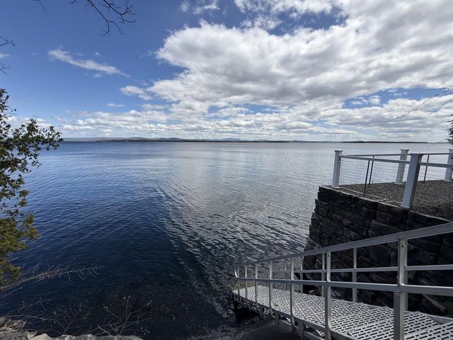274 Stone Gate Lane, North Hero, VT 05474