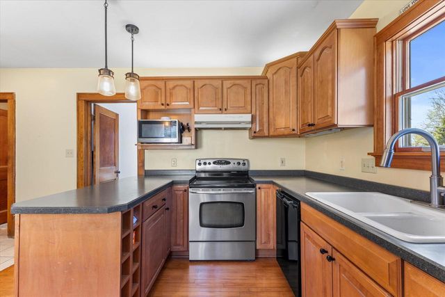7826 W Cold Spring ROAD, Greenfield, WI 53220