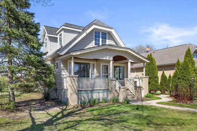 7826 W Cold Spring ROAD, Greenfield, WI 53220