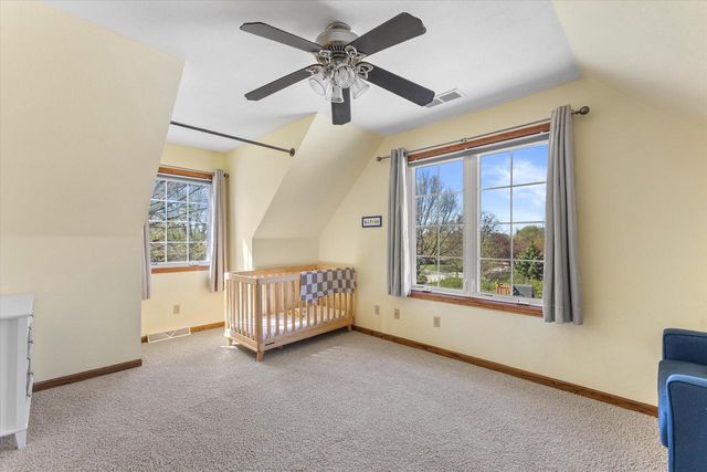7826 W Cold Spring ROAD, Greenfield, WI 53220