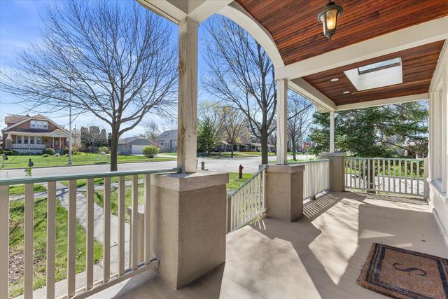 7826 W Cold Spring ROAD, Greenfield, WI 53220