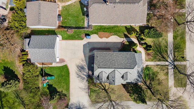7826 W Cold Spring ROAD, Greenfield, WI 53220