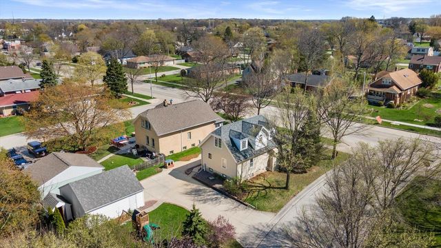 7826 W Cold Spring ROAD, Greenfield, WI 53220