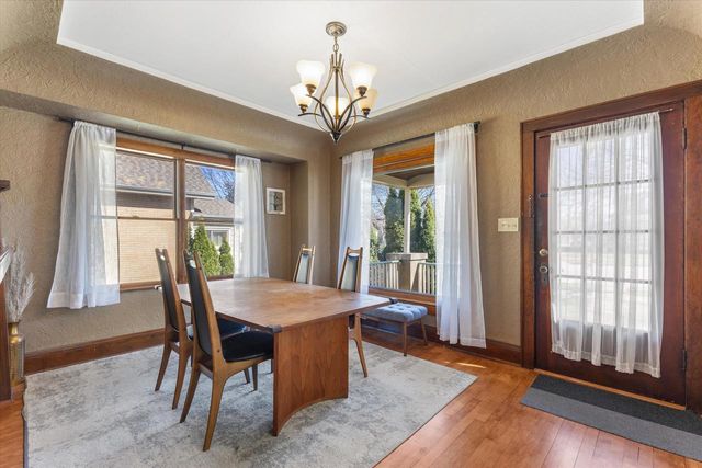 7826 W Cold Spring ROAD, Greenfield, WI 53220