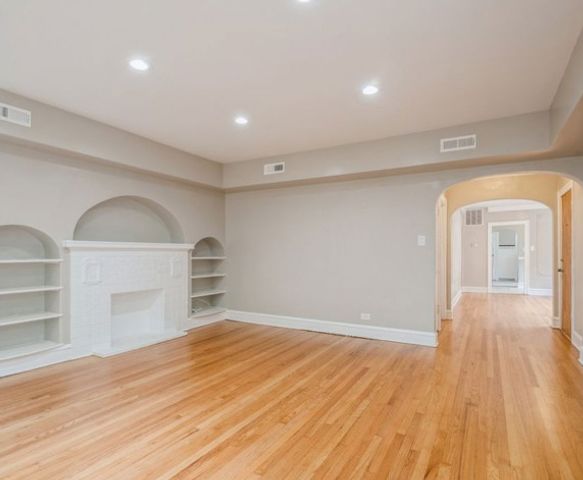 6125 N Washtenaw Avenue 3, Chicago, IL 60659
