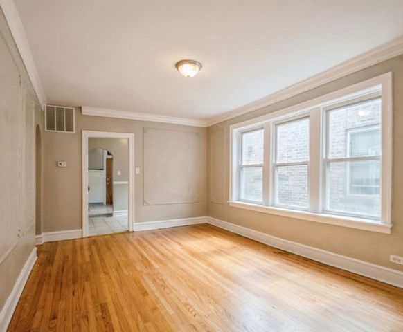 6125 N Washtenaw Avenue 3, Chicago, IL 60659