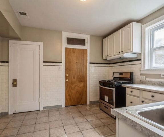 6125 N Washtenaw Avenue 3, Chicago, IL 60659