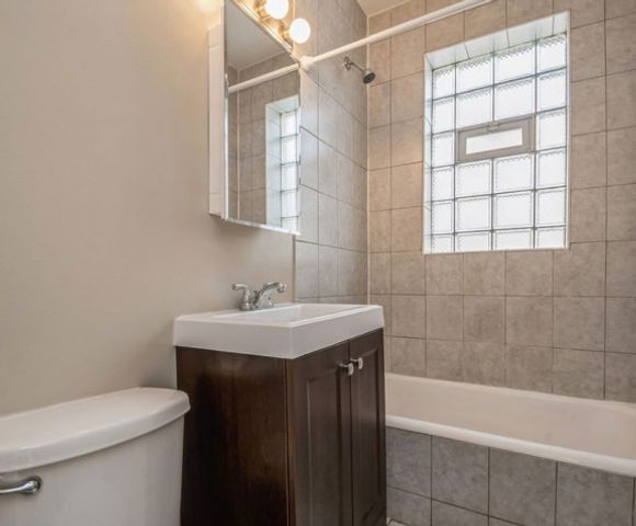 6125 N Washtenaw Avenue 3, Chicago, IL 60659
