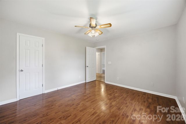 534 Mary Charlotte Drive, Charlotte, NC 28262
