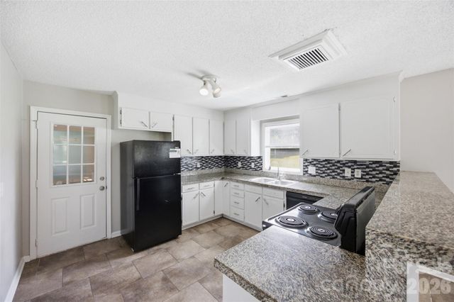 534 Mary Charlotte Drive, Charlotte, NC 28262