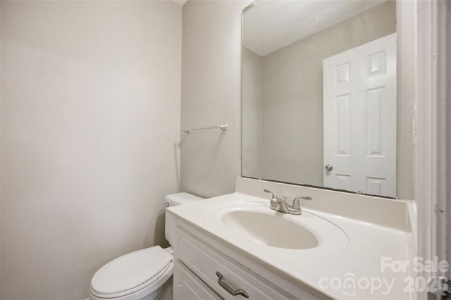 534 Mary Charlotte Drive, Charlotte, NC 28262