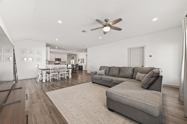 7710 Murciana Drive, Rosharon, TX 77583