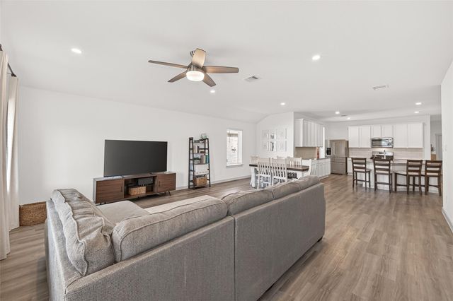 7710 Murciana Drive, Rosharon, TX 77583