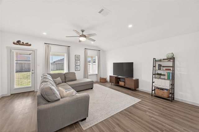 7710 Murciana Drive, Rosharon, TX 77583