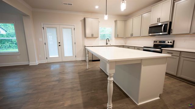 123 Bluecoat Trail, Byron, GA 31008