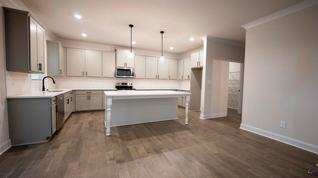 123 Bluecoat Trail, Byron, GA 31008