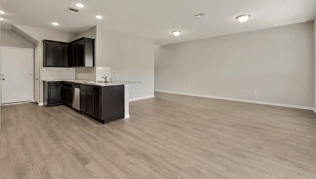 516 E Slaughter LN 1503, Austin, TX 78744