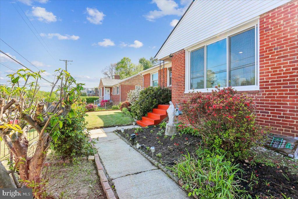 Image 6 of property listing at 12218 CONNECTICUT AVE, Silver Spring, MD 20902