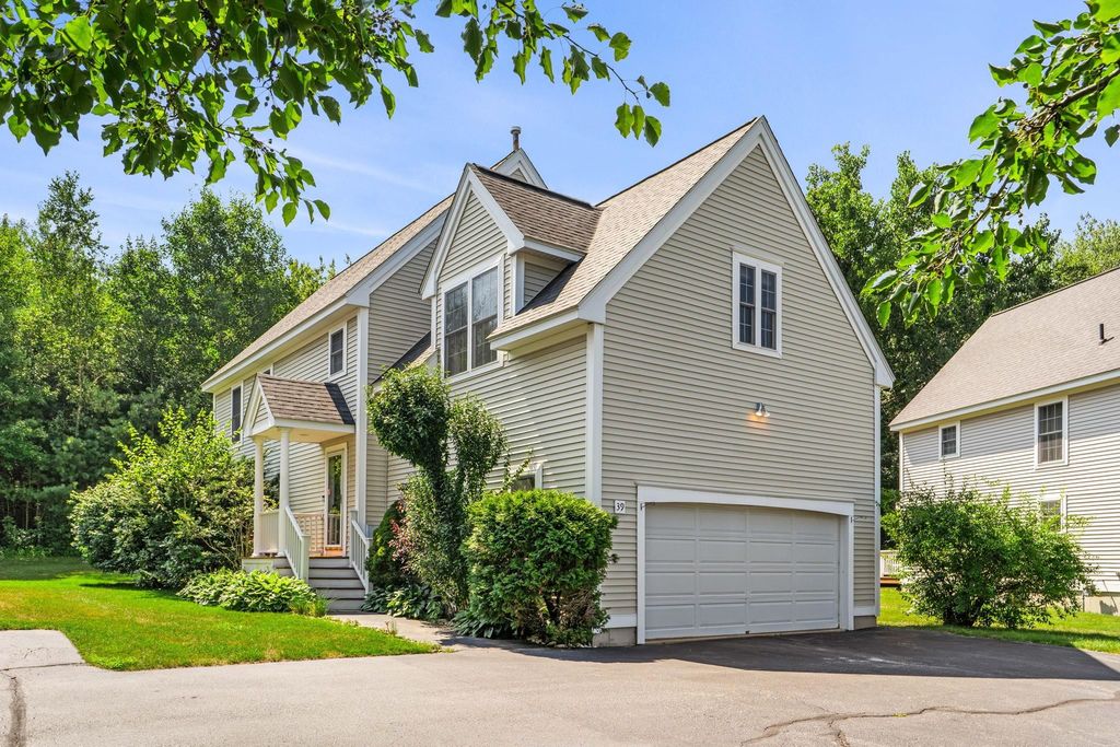 39 Barbara Lane, Hudson, NH 03051
