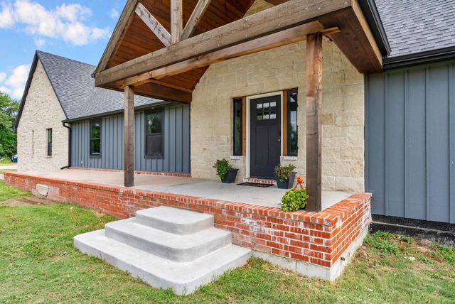 6330 SE 84th St, Newton, KS 67114