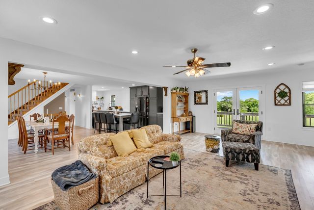 6330 SE 84th St, Newton, KS 67114