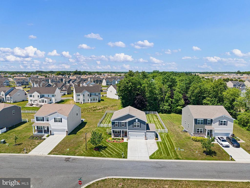 879 RED MAPLE RD, Smyrna, DE 19977