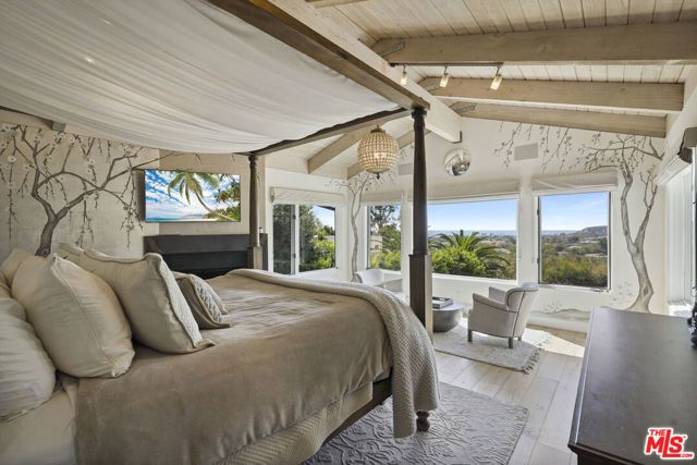 3631 SERRA Road, Malibu, CA 90265