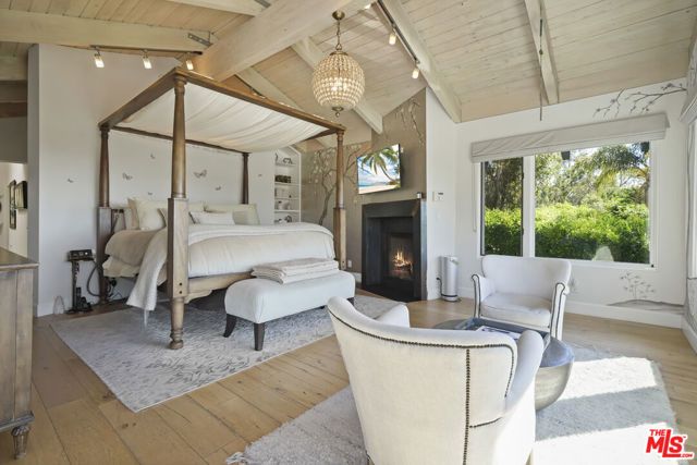 3631 SERRA Road, Malibu, CA 90265