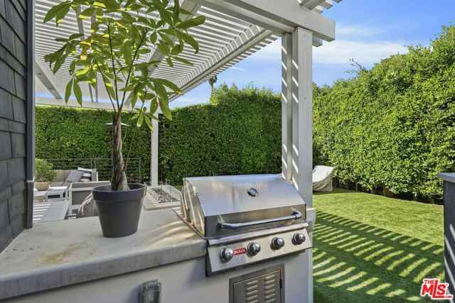 3631 SERRA Road, Malibu, CA 90265