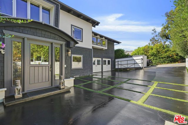 3631 SERRA Road, Malibu, CA 90265