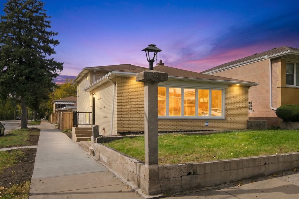9356 S Oglesby Avenue, Chicago, IL 60617 — exterior