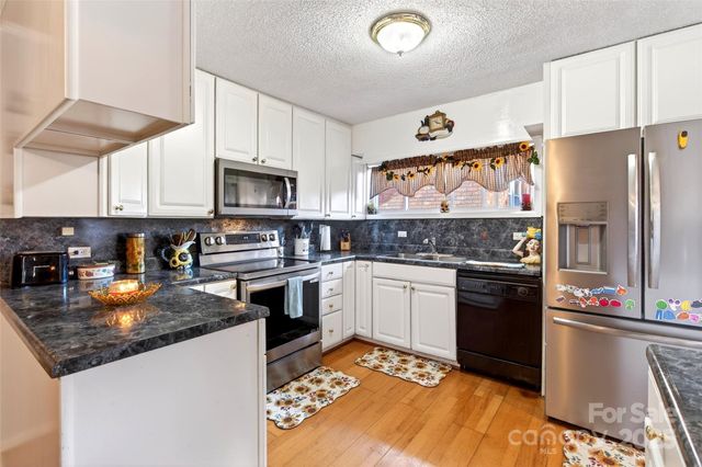 60 Greenwood Drive, Marion, NC 28752