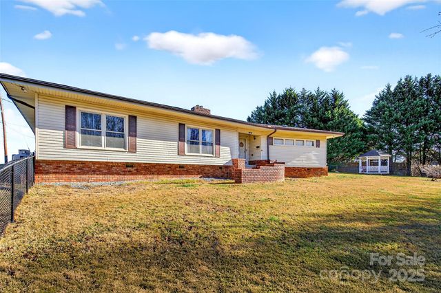 60 Greenwood Drive, Marion, NC 28752