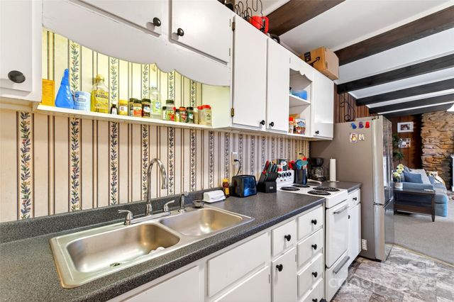 60 Greenwood Drive, Marion, NC 28752