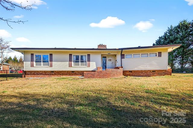 60 Greenwood Drive, Marion, NC 28752