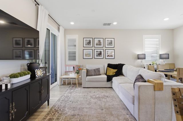 2949 Grassy Bank Ave, Sacramento, CA 95833