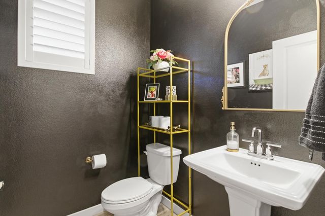 2949 Grassy Bank Ave, Sacramento, CA 95833