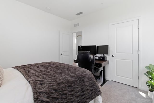 2949 Grassy Bank Ave, Sacramento, CA 95833