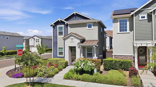 2949 Grassy Bank Ave, Sacramento, CA 95833