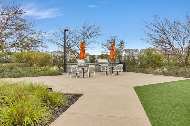 2949 Grassy Bank Ave, Sacramento, CA 95833