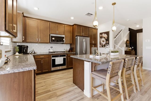 2949 Grassy Bank Ave, Sacramento, CA 95833