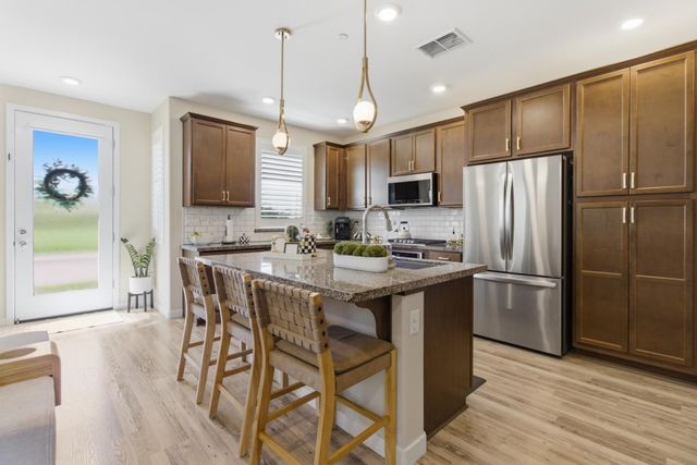 2949 Grassy Bank Ave, Sacramento, CA 95833