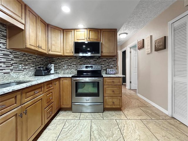 2307 EMORY AVENUE, Bradenton, FL 34207