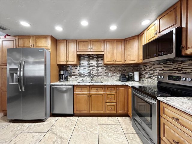 2307 EMORY AVENUE, Bradenton, FL 34207