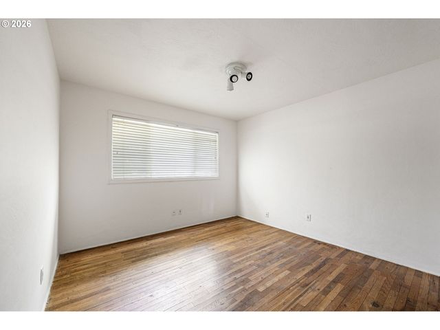 1550 GREEN ACRES Rd, Eugene, OR 97408